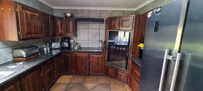 4 Bedroom Property for Sale in Hartbeespoort Rural North West